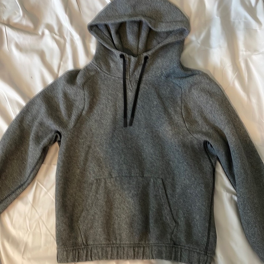 Lululemon sweatshirt